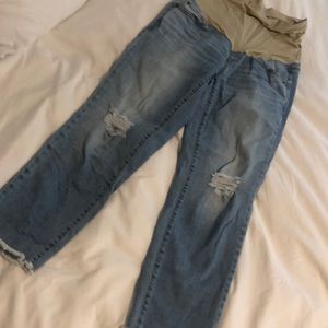 Distressed Maternity Capri